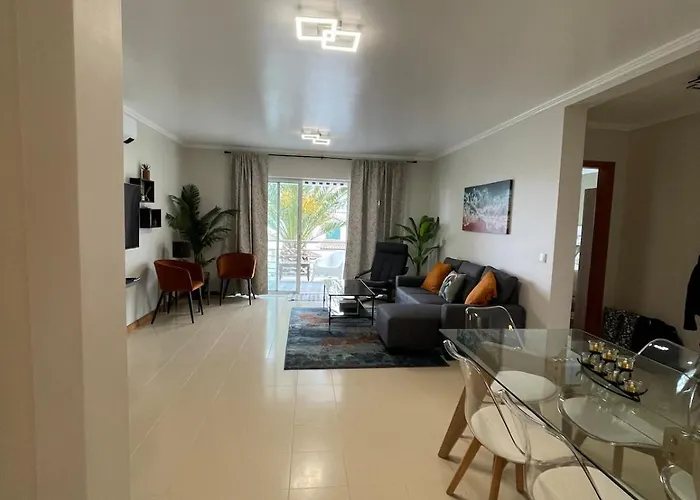 Picturesque Penthouse *